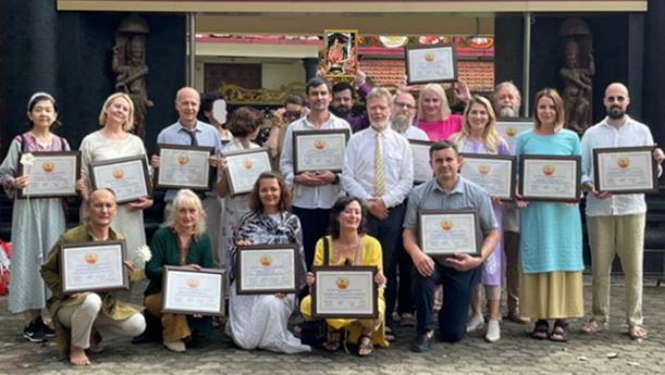 Picture of 2023 course graduates
